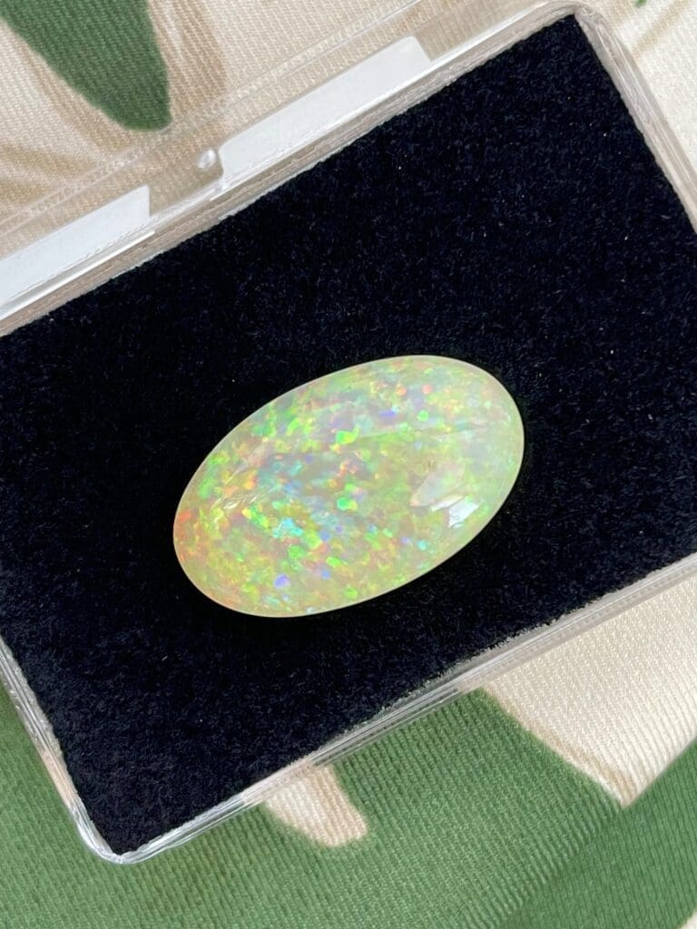 Ethiopian Opal Oval 14.73ct 270-1040 Ethiopian Opal Oval 14.73ct